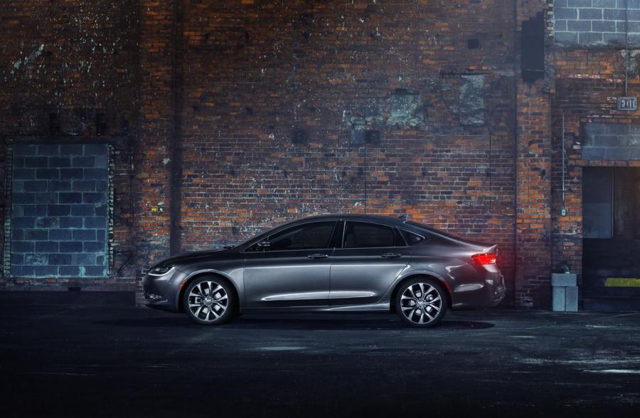  Chrysler 200 2015 года  (фото 130 из 207)